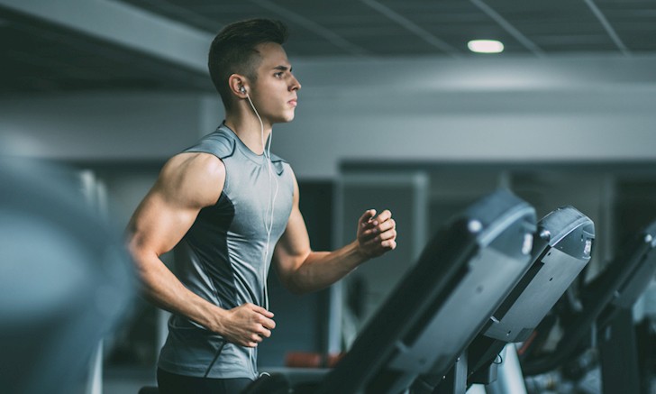 Tập gym có làm "cậu nhỏ" bị teo lại và gây hại đến đời sống tình dục?